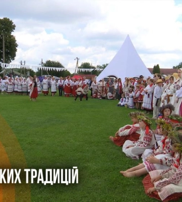 Свято босоніж: родинний фестиваль на Рівненщині зібрав понад 130 тисяч для ЗСУ (ВІДЕО)
