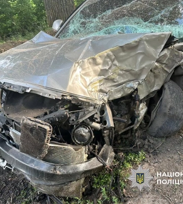 Карколомна ДТП на Чернігівщині: водій автомобіля загинув, а його молода пасажирка у лікарні