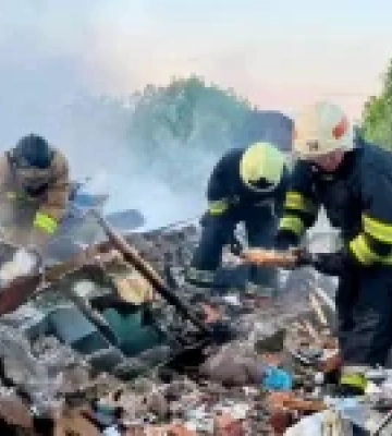 На Чернігівщині російський БпЛА вдарив по житловому будинку, поранені дві жінки