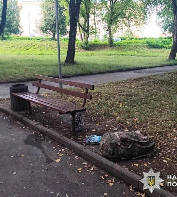 У центрі Рівного чоловік побив та пограбував перехожого: нападника затримали очевидці