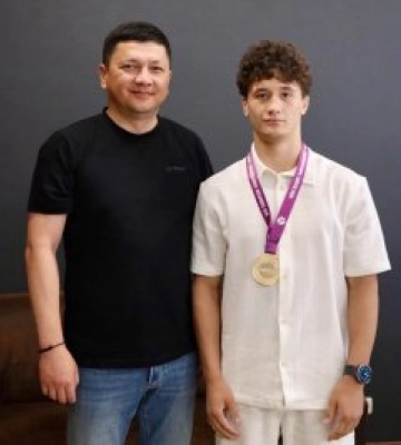 Начальник Миколаївської ОВА Віталій Кім привітав чемпіона Європи з греко-римської боротьби Максута Султанова