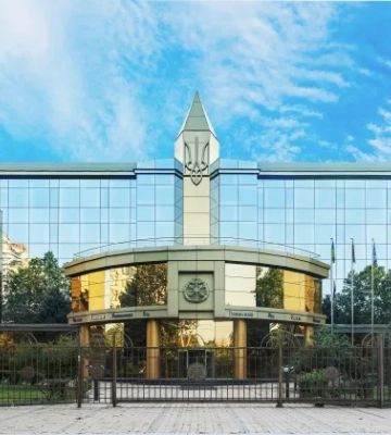 Ворожі безпілотники вдарили по Одещині: пошкоджено понад десяток вантажівок і два підприємства
