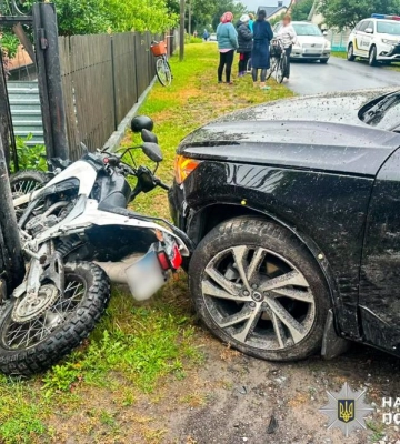 На Радивилівщині внаслідок ДТП тяжко травмувався неповнолітній мотоцикліст