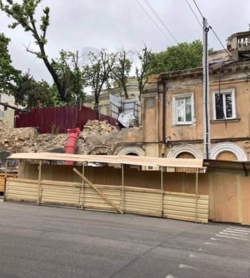 В Одесі судитимуть посадовицю міськради, обвинувачену у недбалості під час відновлення будинку після атаки