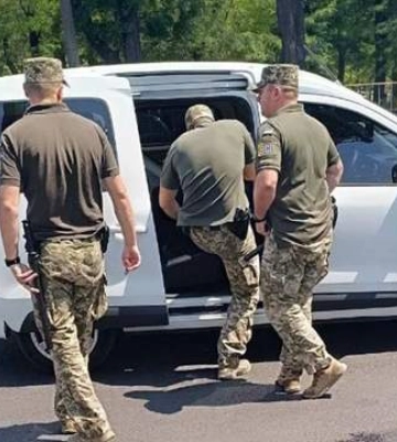 Ругался и громил машину: в Ивано-Франковской области судили мужчину, который требовал прекратить мобилизацию