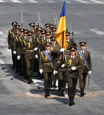Українські військові пройшли маршем на параді до Дня взяття Бастилії у Парижі (відео)