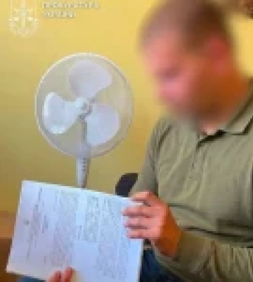 У Києві 26-річному чоловіку повідомили про підозру у сексуальному насильстві та торгівлі підлітком