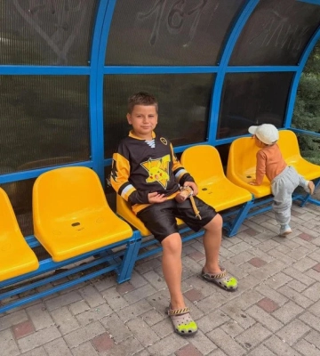 Дружина співака з Луцька Монатіка показала рідкісні сімейні фото: як підросли їхні сини