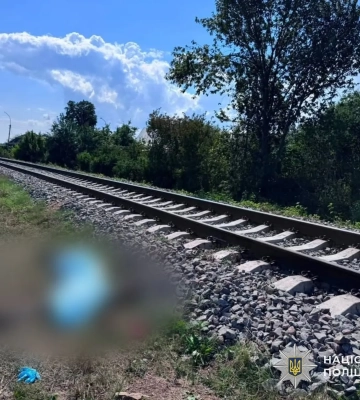 На Закарпатті потяг насмерть збив чоловіка