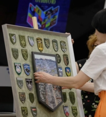 Найбільший вишитий шеврон «Битва за Київ» внесли до реєстру рекордів України