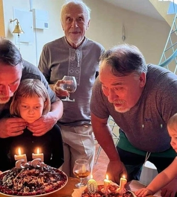 Дивовижний збіг: діти братів Капранових народили малюків в один день