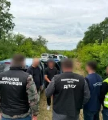 На Хмельниччині викрили канал незаконного переправлення через кордон