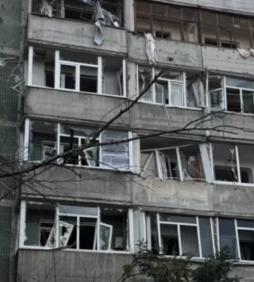 Российские дроны нанесли удар по многоэтажным домам в Сумах