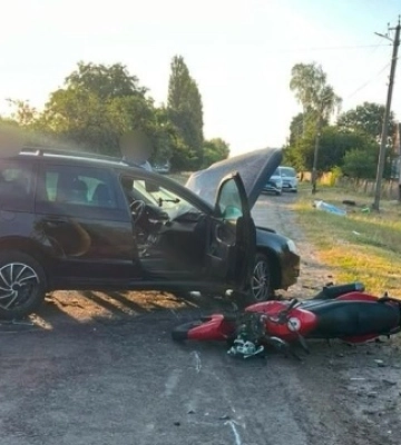 На Волині сталася ДТП із двома автівками та мотоциклом - двоє загиблих, шестеро постраждалих