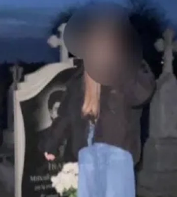 На Волині школярка влаштувала фотосесію на могилах: що відомо