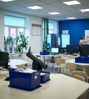 Обладнання для роботи під час блекаутів отримають майже два десятки шкіл Рівненщини