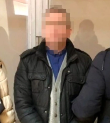 Розбещував доньку, ґвалтував та знімав порно: на Львівщині судили ексдиякона
