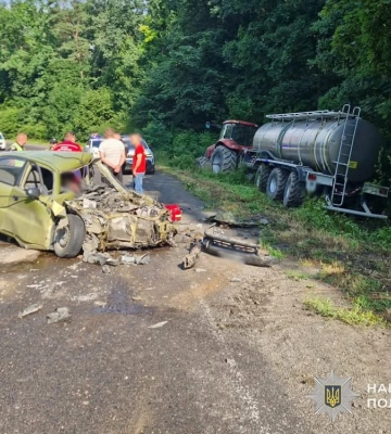 На Львівщині внаслідок зіткнення з трактором загинув водій легковика