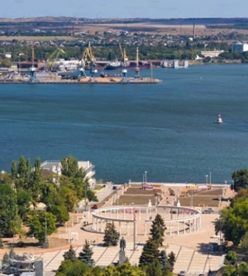 У Керчі та низці районів окупованого Криму повністю зникло світло після атак дронів