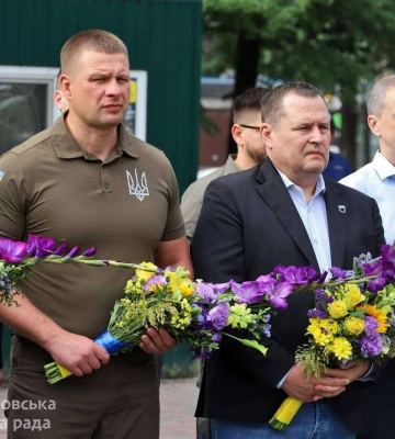 У Дніпрі в День Української Державності вшанували пам’ять полеглих захисників