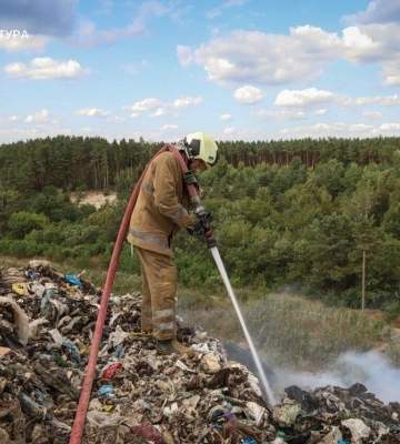 Через пожежі на сміттєзвалищі під Полтавою КАТП-1628 має відшкодувати майже 10 млн грн
