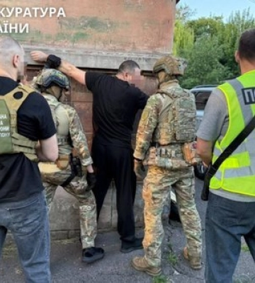 Вымогали деньги за недоставку в военкомат и ВСП: четырем военным Мариупольского ТЦК сообщено о подозрении. ФОТОРЕПОРТАЖ