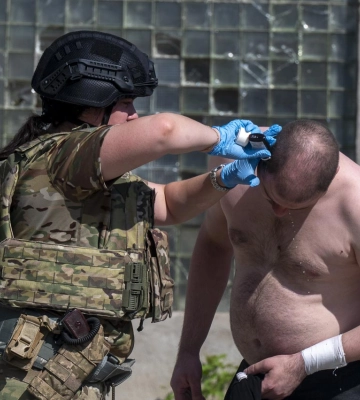 Троє постраждалих від влучання російської КАБ у Харкові – у важкому стані