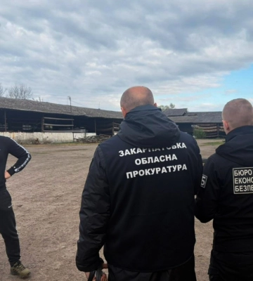 Тютюнова схема на мільйони: на Закарпатті судитимуть депутата та спільників за нелегальний бізнес