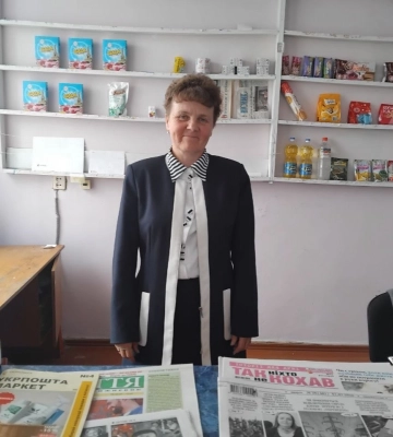 Її чекають у кожному селі: історія листоноші з Волині, яку люди називають «нашим Сонечком»