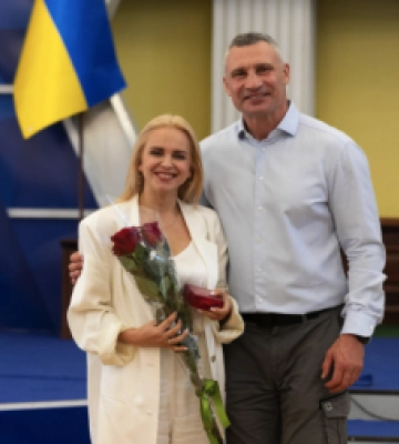 Телеведуча та акторка із Чернівців Лілія Ребрик стала заслуженою артисткою України
