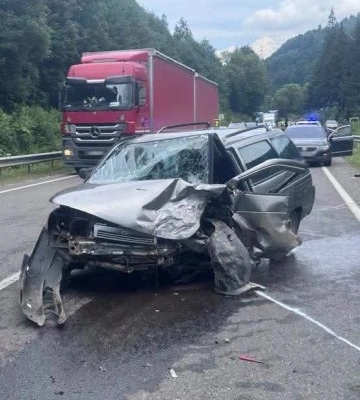 Фатальний удар на швидкості: на трасі Київ–Чоп у страшній аварії загинув пенсіонер (ФОТО)