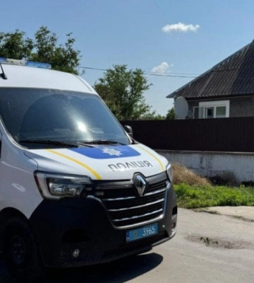 На Дніпропетровщині чоловік відкрив вогонь по поліцейських, а потім скоїв самогубство