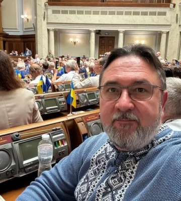 На фоні зміни уряду «слуга народу» Потураєв заявив про невідкладне складання мандату