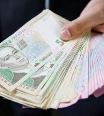 Українцям дають по 26700 грн: де та як отримати грошову допомогу
