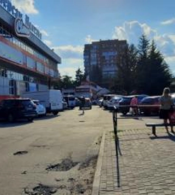 Біля "Сільпо" на Алмазному в Полтаві встановлять шлагбауми