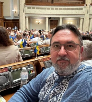 Справа не у Федорові. Потураєв пояснив, чому складає мандат