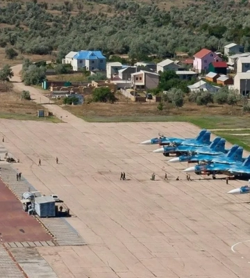 ВСУ нанесли удары по военному аэродрому, мостам и складам боеприпасов в Крыму и на Донбассе
