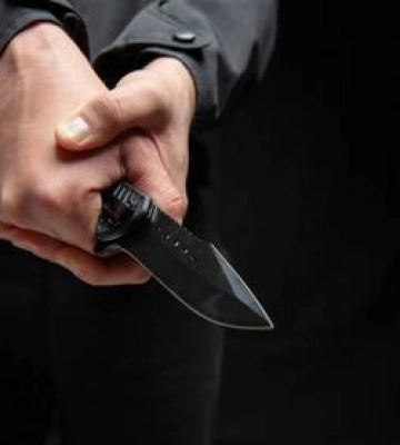 У Полтаві затримали чоловіка, який ножем пошкодив колеса п'яти авто