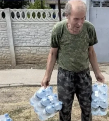 В Крыму около 300 сел остались без света, воды и еды