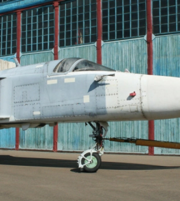 Українські дрони знищили бомбардувальник Су-24М росіян на аеродромі «Саки» в Криму