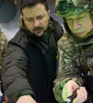 У Зеленського просто зараз обговорюють зняття Сирського, – ЗМІ
