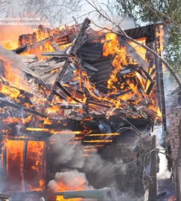 Росіяни вдарили трьома КАБами по Запоріжжю: є загиблі, люди можуть залишатися під завалами (ФОТО, ВІДЕО)