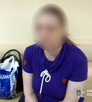 На Хмельниччині повідомлено про підозру горе-матері, яка ледь не звела в могилу 15-річну доньку