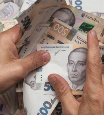 Хотів заробити онлайн, але втратив майже 400 тисяч гривень: житель Рівненщини став жертвою шахраїв