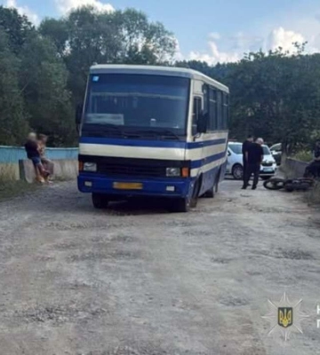 На Львівщині зіткнулися автобус і мотоцикл