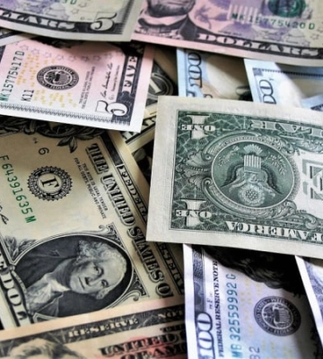 Де в Україні найактивніше купують і продають валюту (інфографіка)
