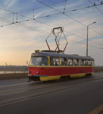 В Днепре остановят трамваи №6 и №9: вместо них будут курсировать автобусы по 10 гривен
