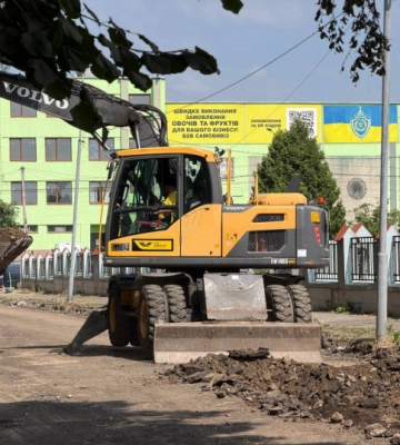 У Чернівцях ремонтують вулицю Кишинівську: старий асфальт уже зняли