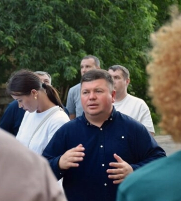 Ночной террор на Виноградаре: глава Подольского района приехал в разрушенный дроном дом и рассказал, как людям получить деньги на ремонт