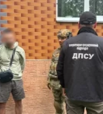 На Хмельниччині викрили канал незаконного переправлення людей до Молдови